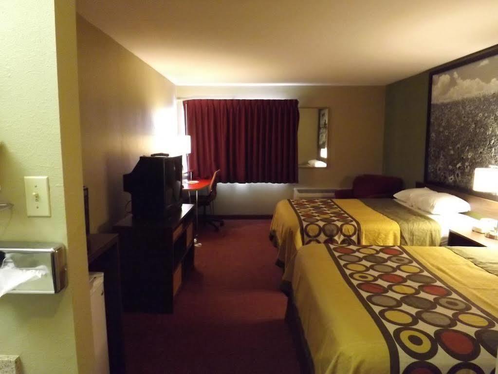 Hotel Super 8 By Wyndham Sterling Co Exterior foto